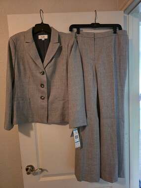 NWT Le Suit Petite Suit Set 16P Stone Glen Plaid Two Piece Pant Suit